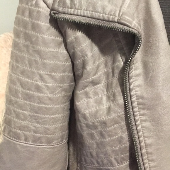 Tan jacket - Picture 2 of 4